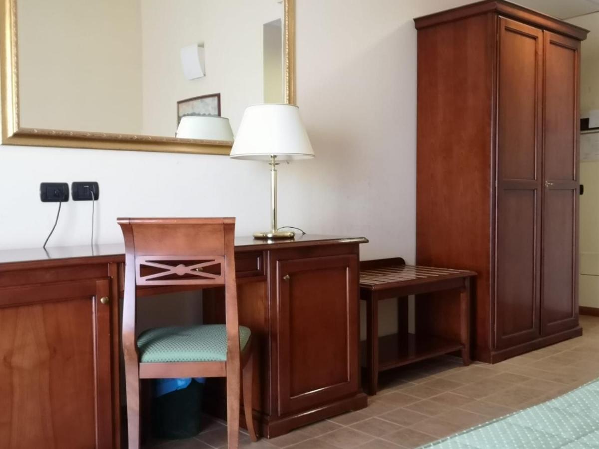 Hotel Villa Peretti Gela Εξωτερικό φωτογραφία